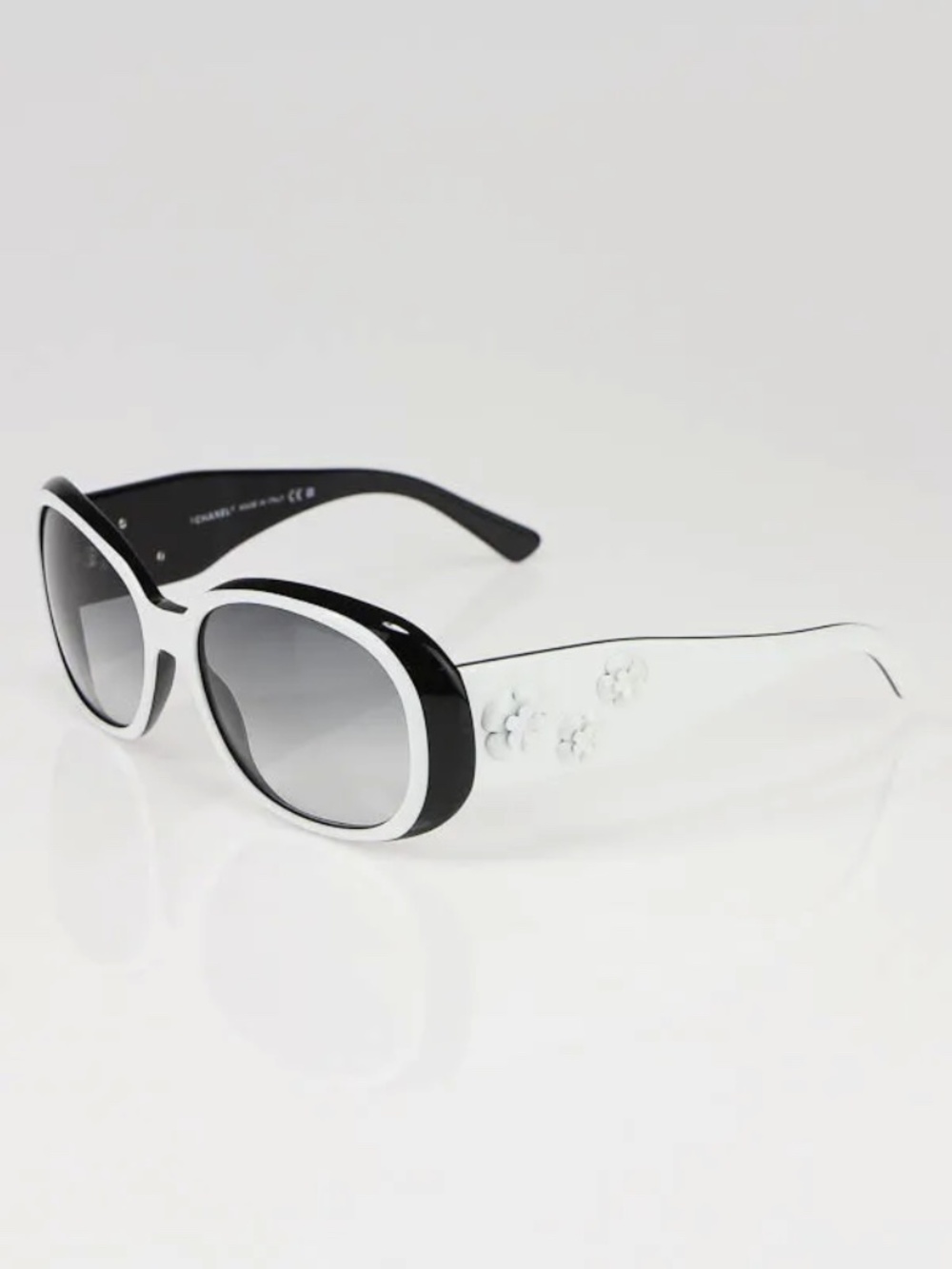 100% AUTHENTIC Rare Vintage Chanel White/Black Camellia Flower Sunglasses-5113